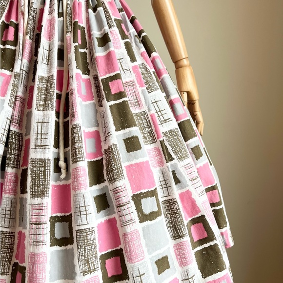 Vintage 1950s 50s Geometric Pattern Pink Dress / MEDIUM - Picture 2 of 7